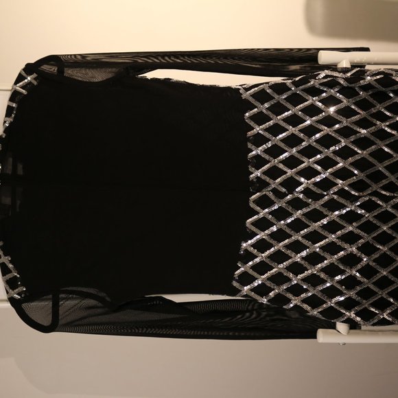 Black Sparkling Dress (Formal/Party) - Picture 3 of 5